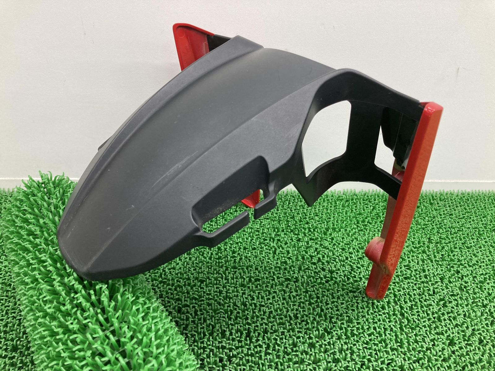 ハイパーモタード フロントフェンダー 564.1.103.1A ドゥカティ 純正  バイク 部品 割れ欠け無し 品薄 希少品 車検 Genuine