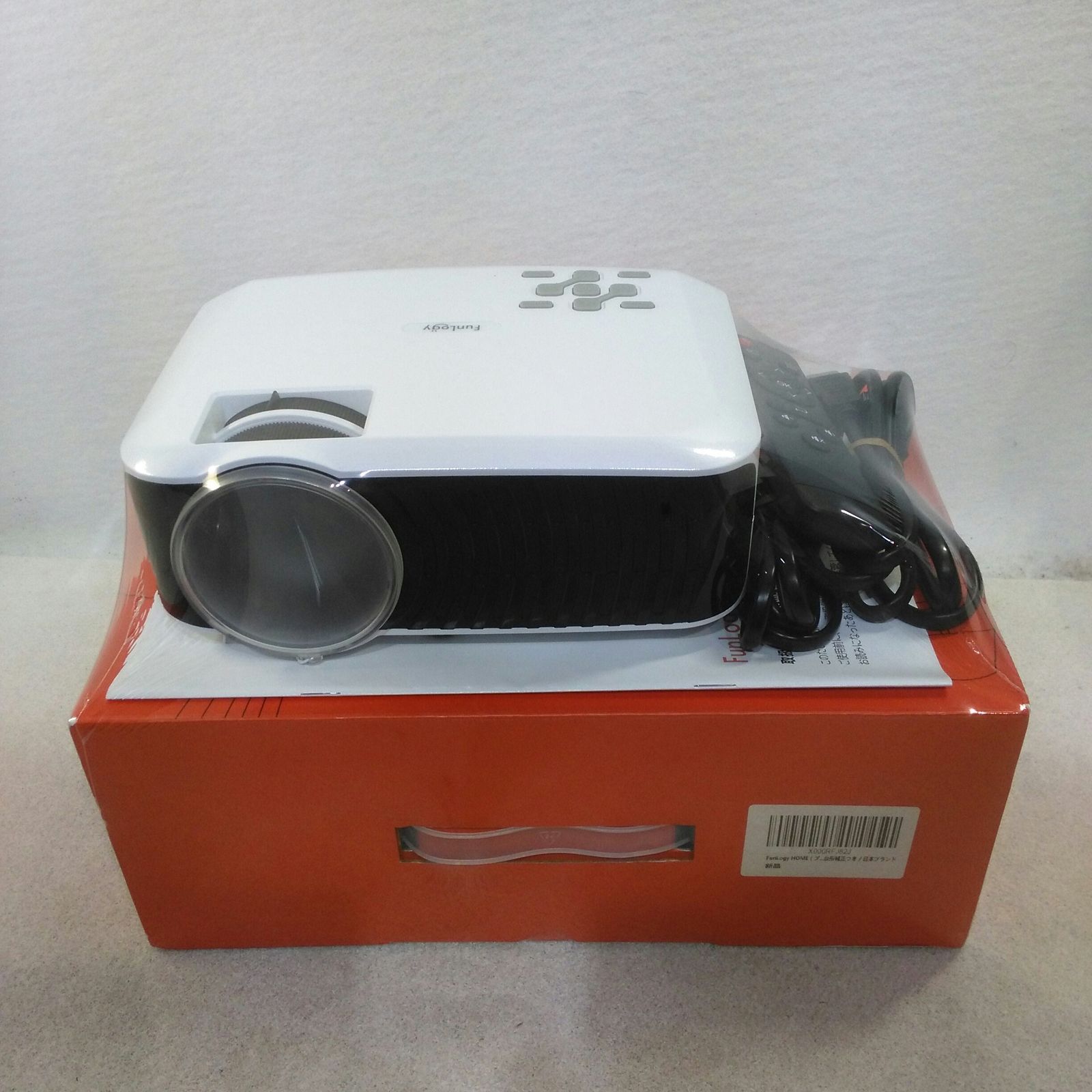FunLogy FUNPLAY2 プロジェクター 美品 小型プロジェクター fun play2