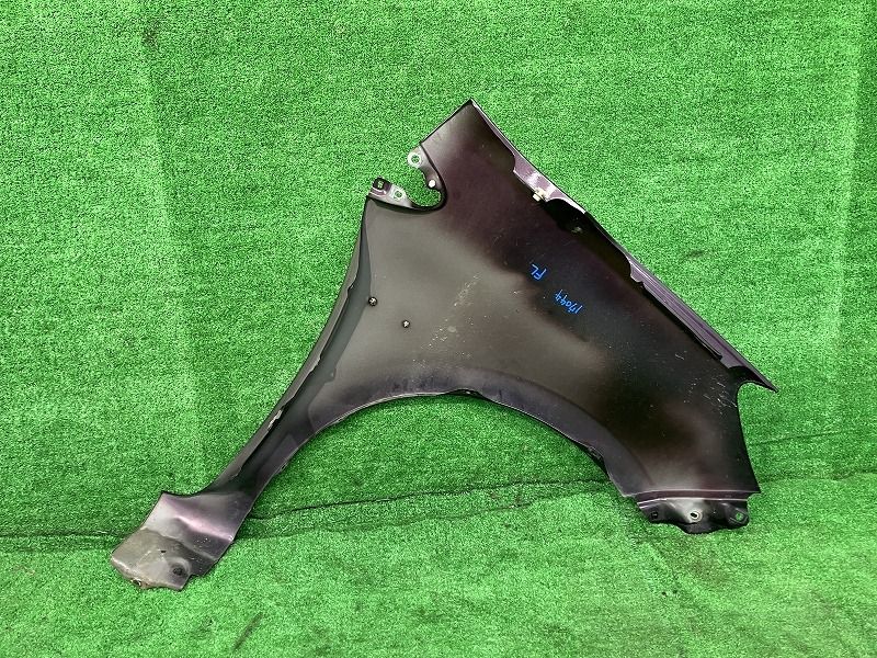 アクア NHP10 左フロントフェンダー S 53812-52410 9AH