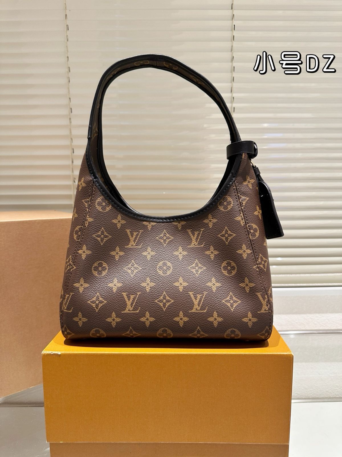 今週中迄価格❣️ トラバイユーズ　ミニ　フランスアンティーク　モノグラムリメイク 全国から買取したブランド品・ジュエリー・高級時計・お酒を激安