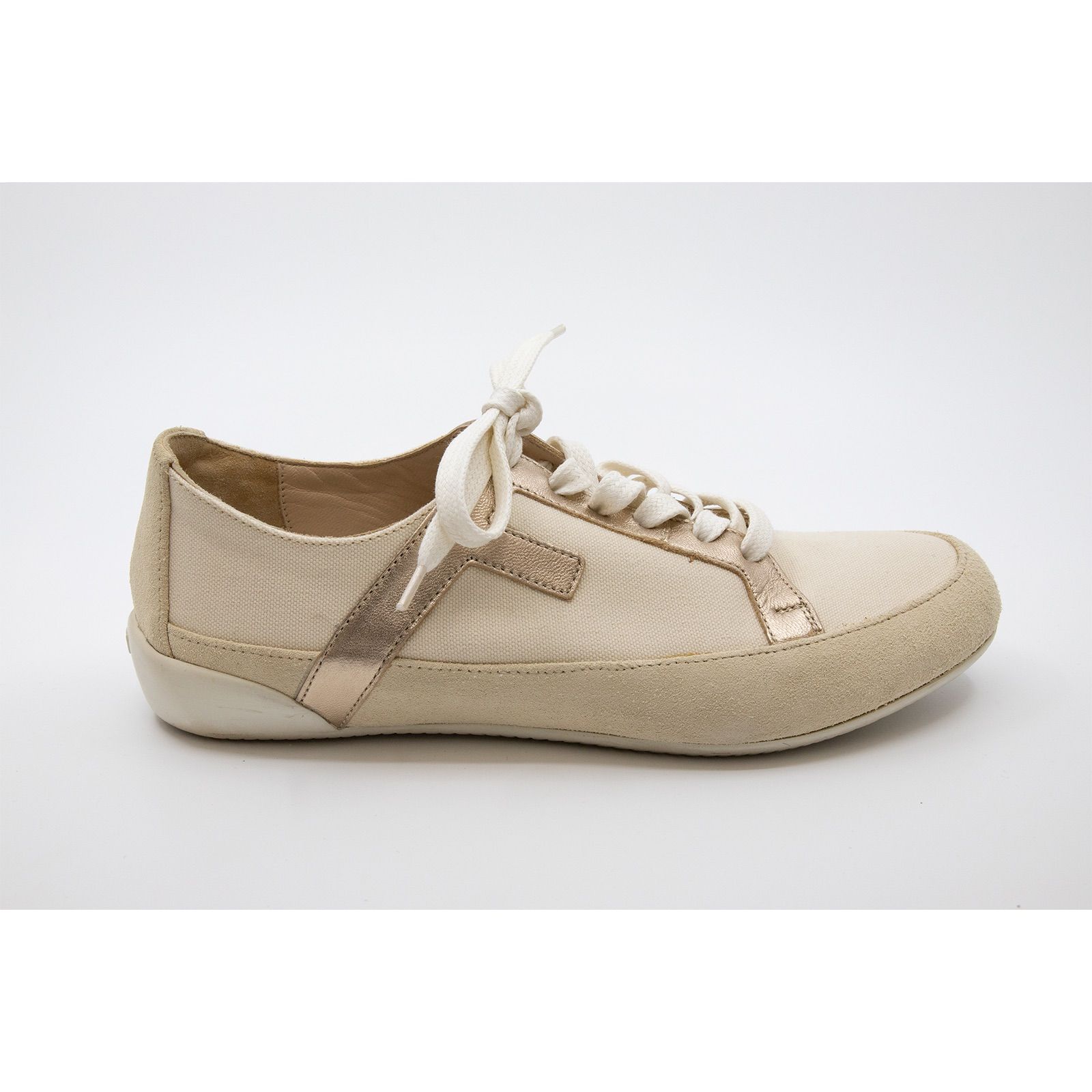 FENDI フェンディ ロートップスニーカー - メルカリ FENDI フェンディ ロートップスニーカー - メルカリ