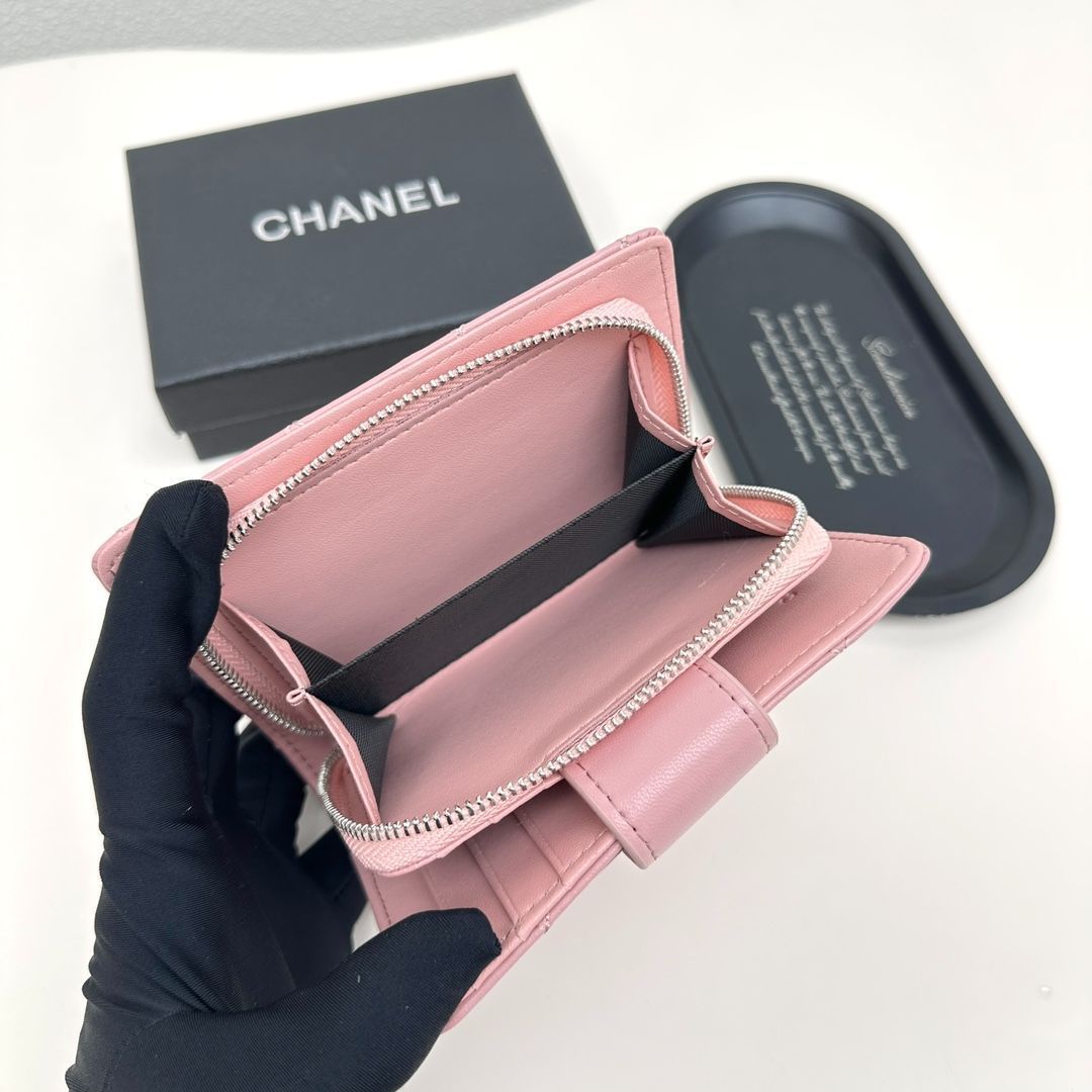 シャネルミニウォレット Classic small flap wallet - Lambskin & gold-tone metal