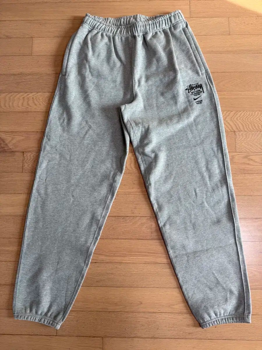 【雷市場（ポンジャン）商品韓国直送】 M Nike(ナイキ） x STUSSY(ステューシー) NIKE×ステューシー NRG フリース スウェット パンツ グレー