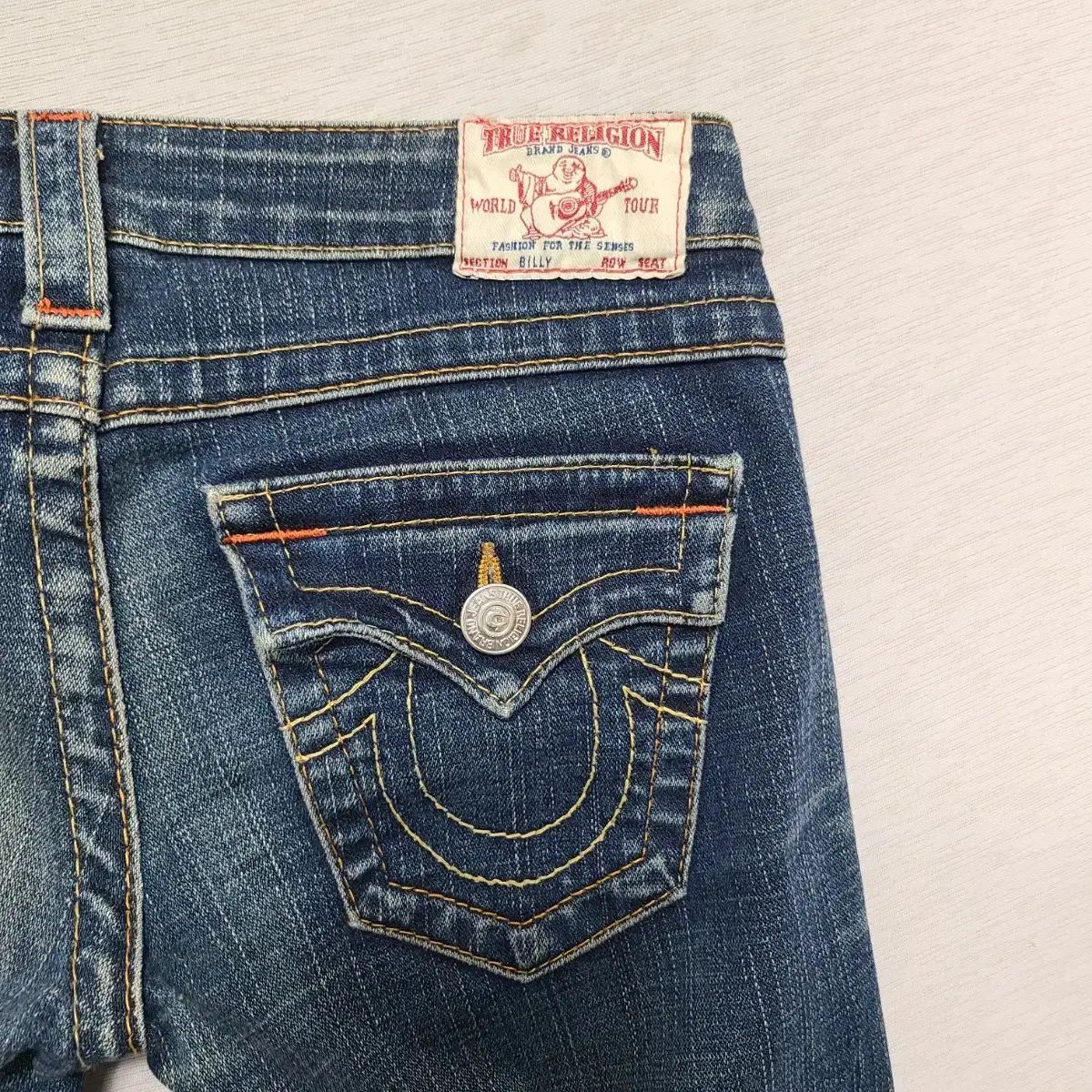 未使用TRUE RELIGION レディースジーンズ28 ダメージデニム TRUE RELIGION(トゥルーレリジョン) ビリー ウォッシュ デニム