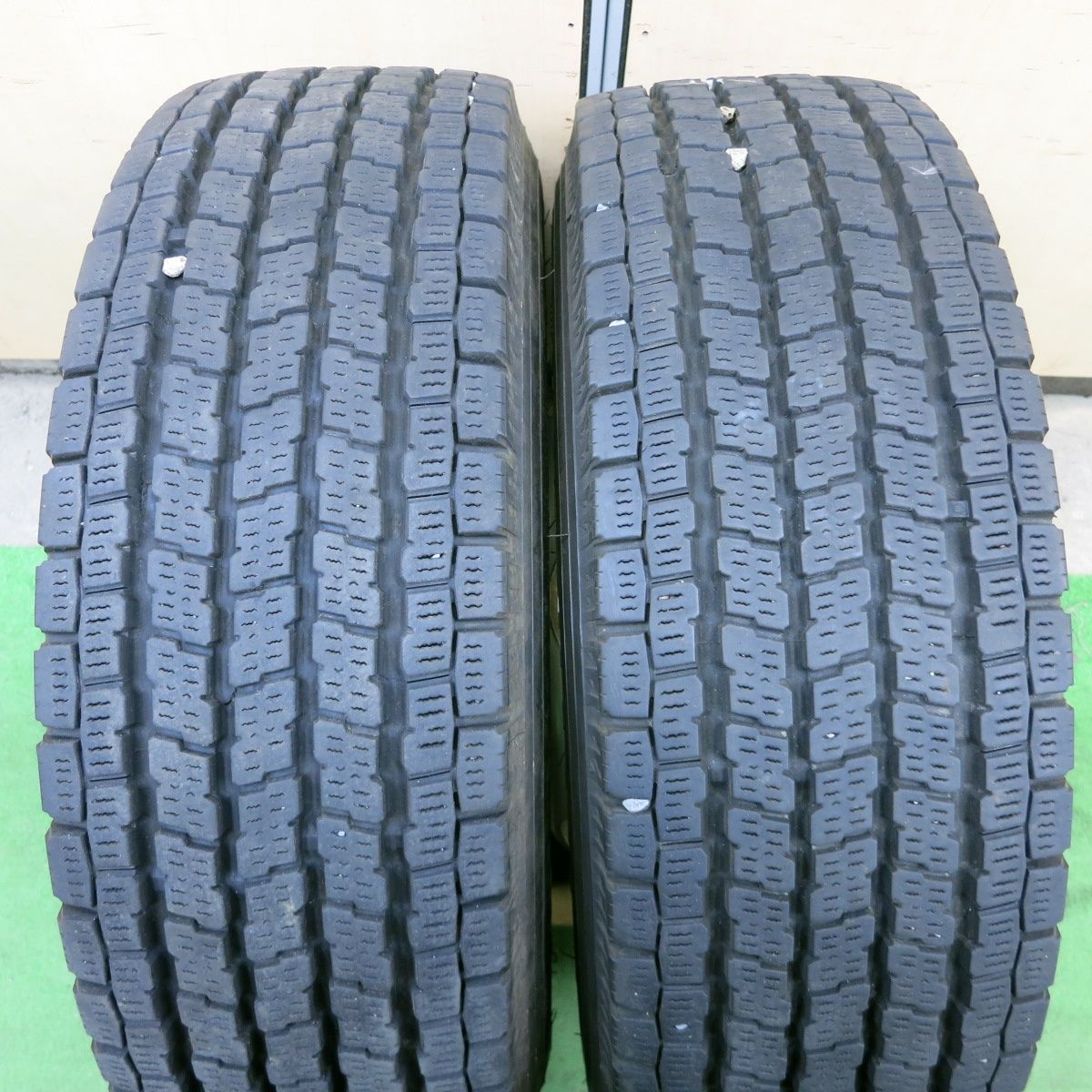 バリ溝 ☆バリ溝☆ 4本 225/70R16 117/115L ダンロップ SPLT21 オール 
