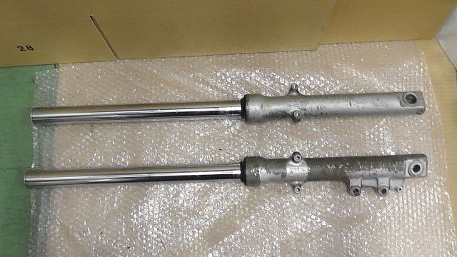 ボルティー NJ47A の フロントフォーク オイル漏れ 1757381284 BRIGHTFACE_UK