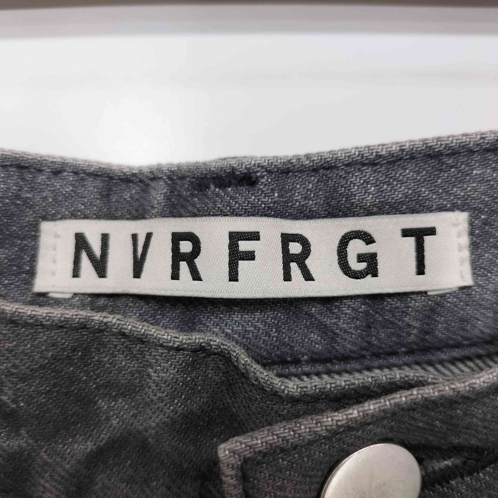 ネヴァーフォーゲット NVRFRGT 別注 FOIL COATED 3D TWISTED JEANS 