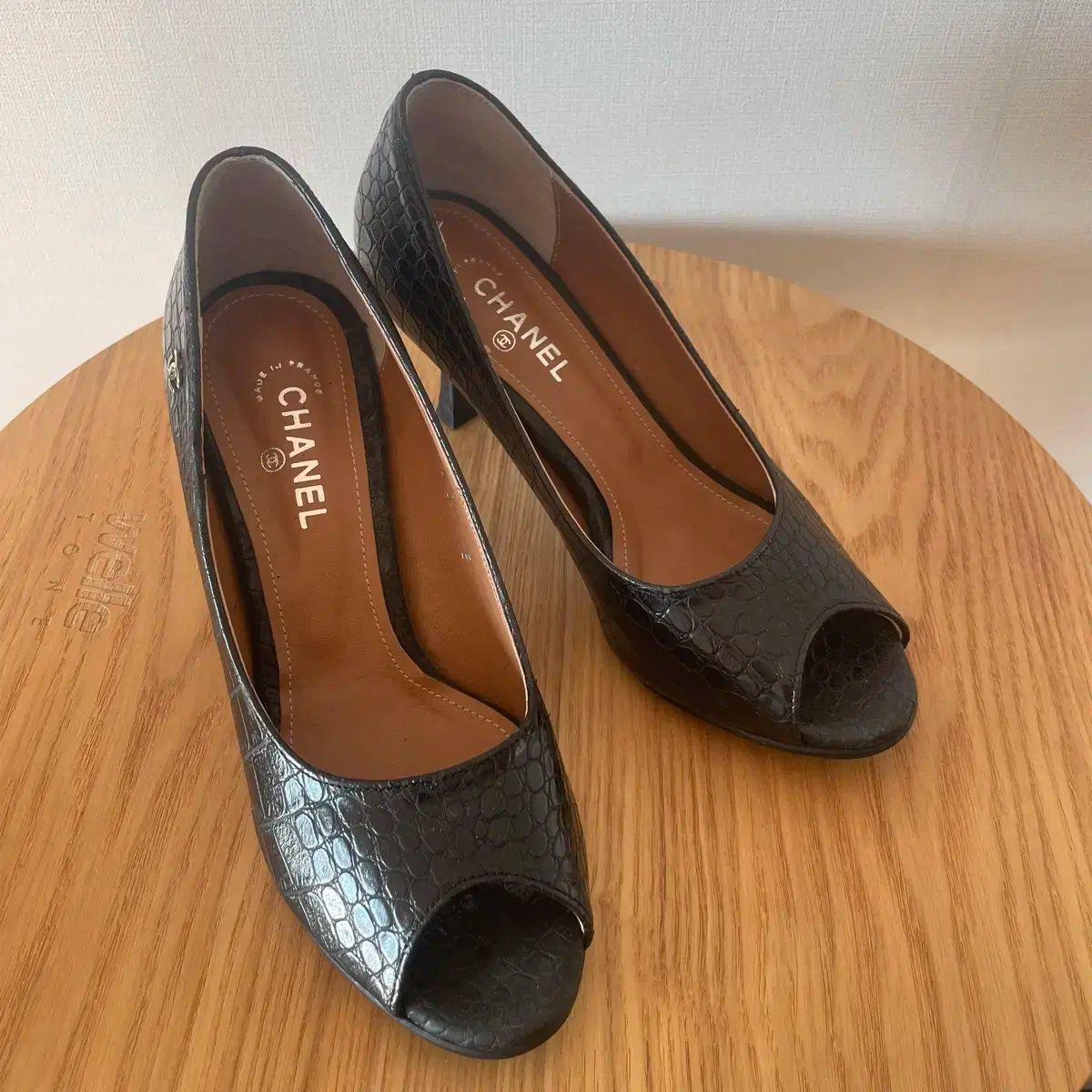 美品CHANEL 黒 オープントゥ ヒール　37 1/2 CHANEL オープントゥ パンプス 37 サイズ - メルカリ