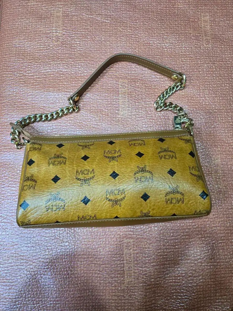 MCM ロゴ ショルダーバッグ チェーンバッグ オレンジ POINT