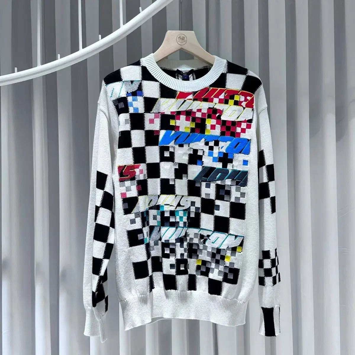 ど*ら様 Louis Vuittonロゴニットセーター ブラック×イエロー ど*ら様 Louis Vuittonロゴニットセーター ブラック×イエロー LOUIS