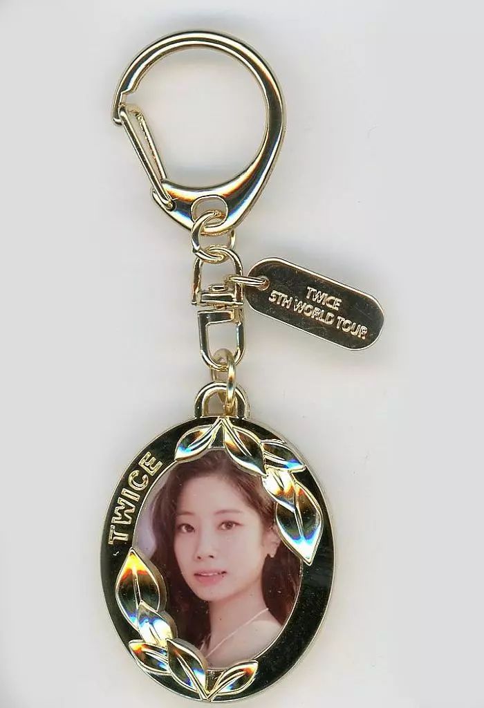 twice ダヒョン キーホルダー ピンバッジ セット おまけ付き