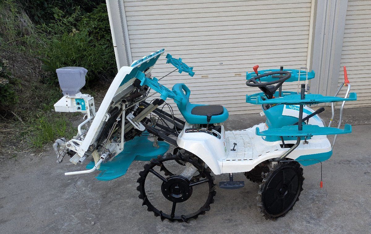 鹿児島発　クボタガソリンエンジン4条植え乗田植え機 EP4 鹿児島発 クボタガソリンエンジン4条植え乗田植え機 EP4