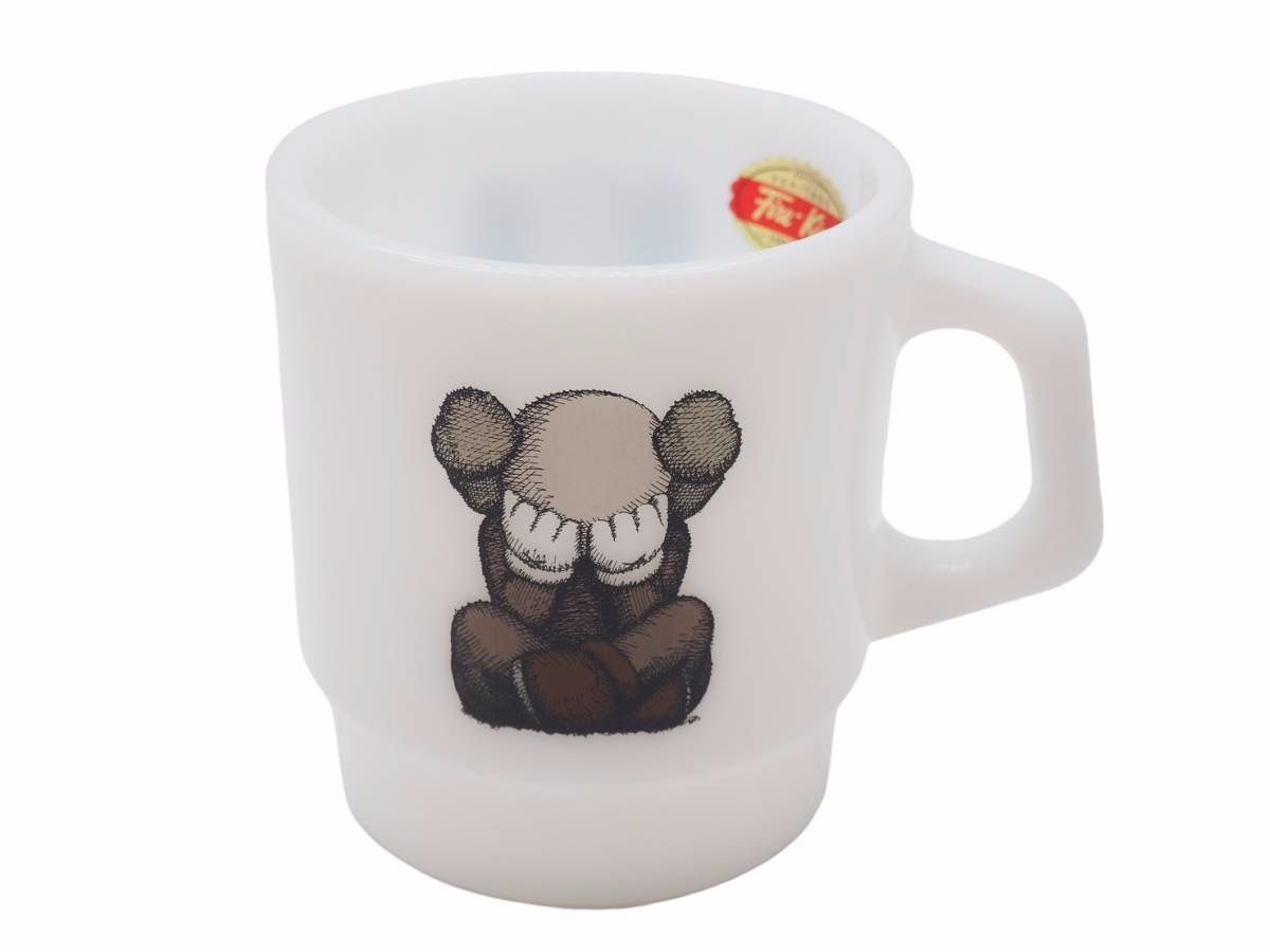 未使用 KAWS TOKYO FIRST Fire-King Stacking Mug スタッキングマグ カウズ トウキョウ ファースト マグカップ  中古 33582 - メルカリ