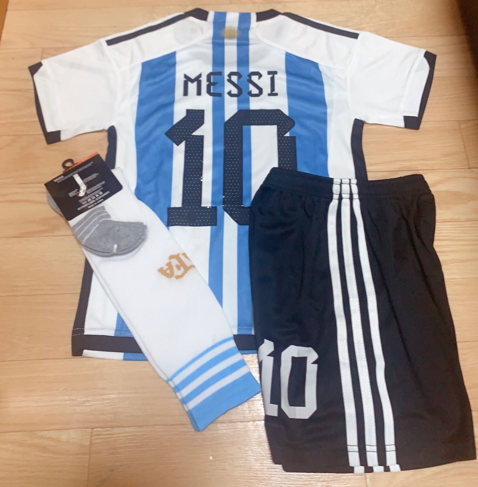 三つ星140cm ソックス付き トロフィー メッシ アルゼンチン 子供サッカーユニフォーム3点セット いるる メルカリ