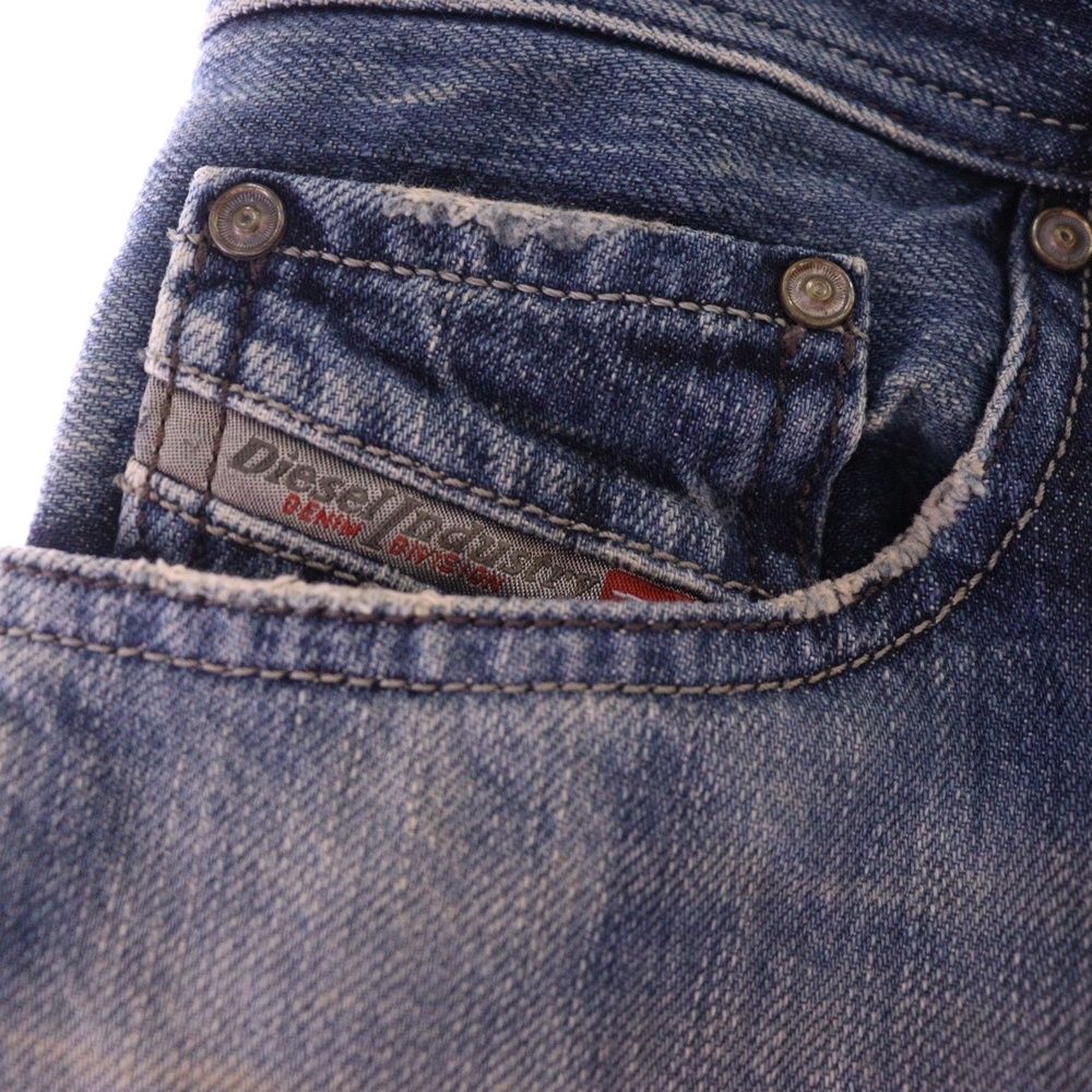 新品 DIESEL バック刺繍ストレートデニムパンツ 黒 サイズ27*ED61 新品 DIESEL バック刺繍ストレートデニムパンツ 黒 サイズ27*ED61