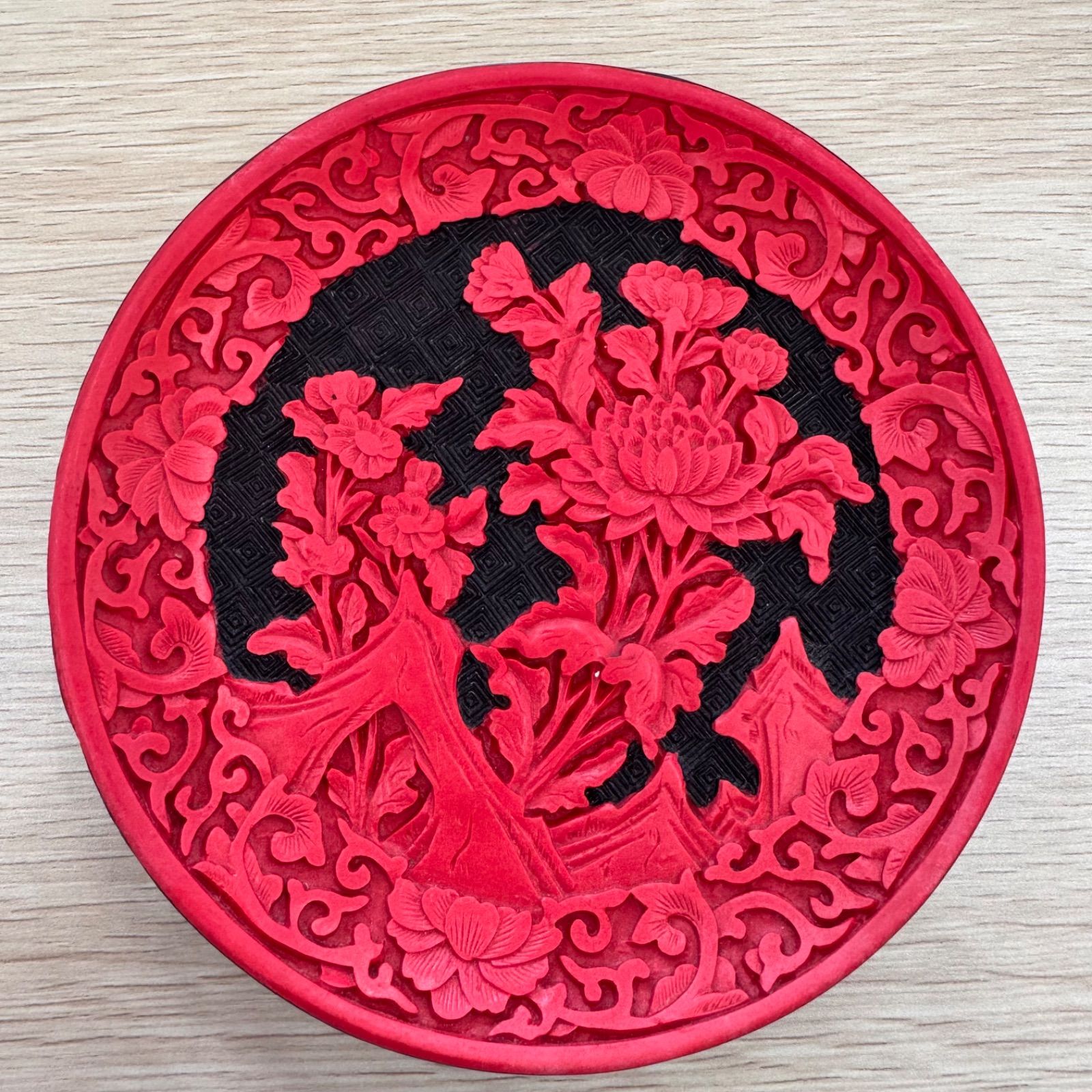 中国伝統工芸品 堆朱 漆器 飾り皿 朱色 - メルカリ