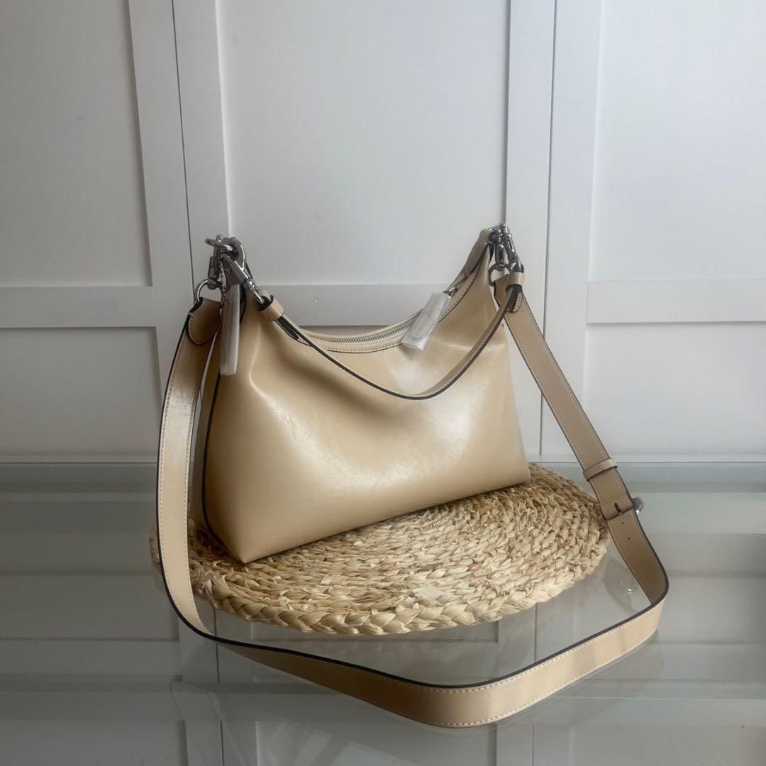 セール 登場から人気沸騰 COACHコーチCR 652ジュリエット脇下バング メルカリ - ブラウン バッグ