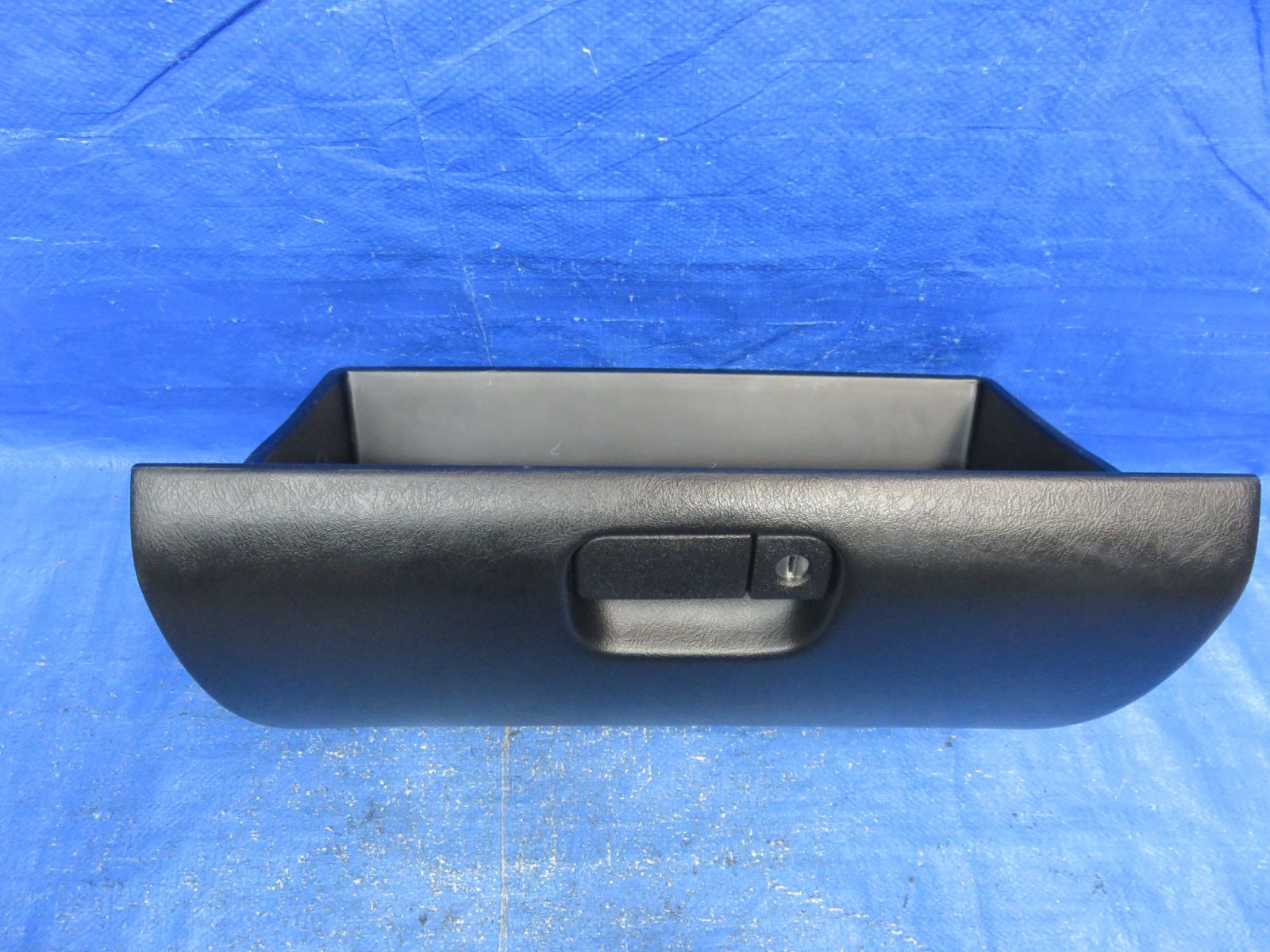 グローブボックス