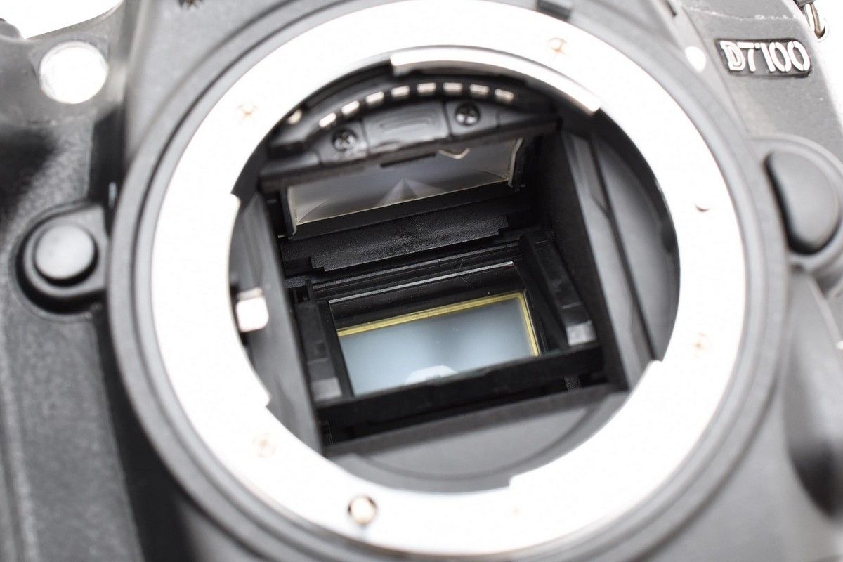NIKON D7100
