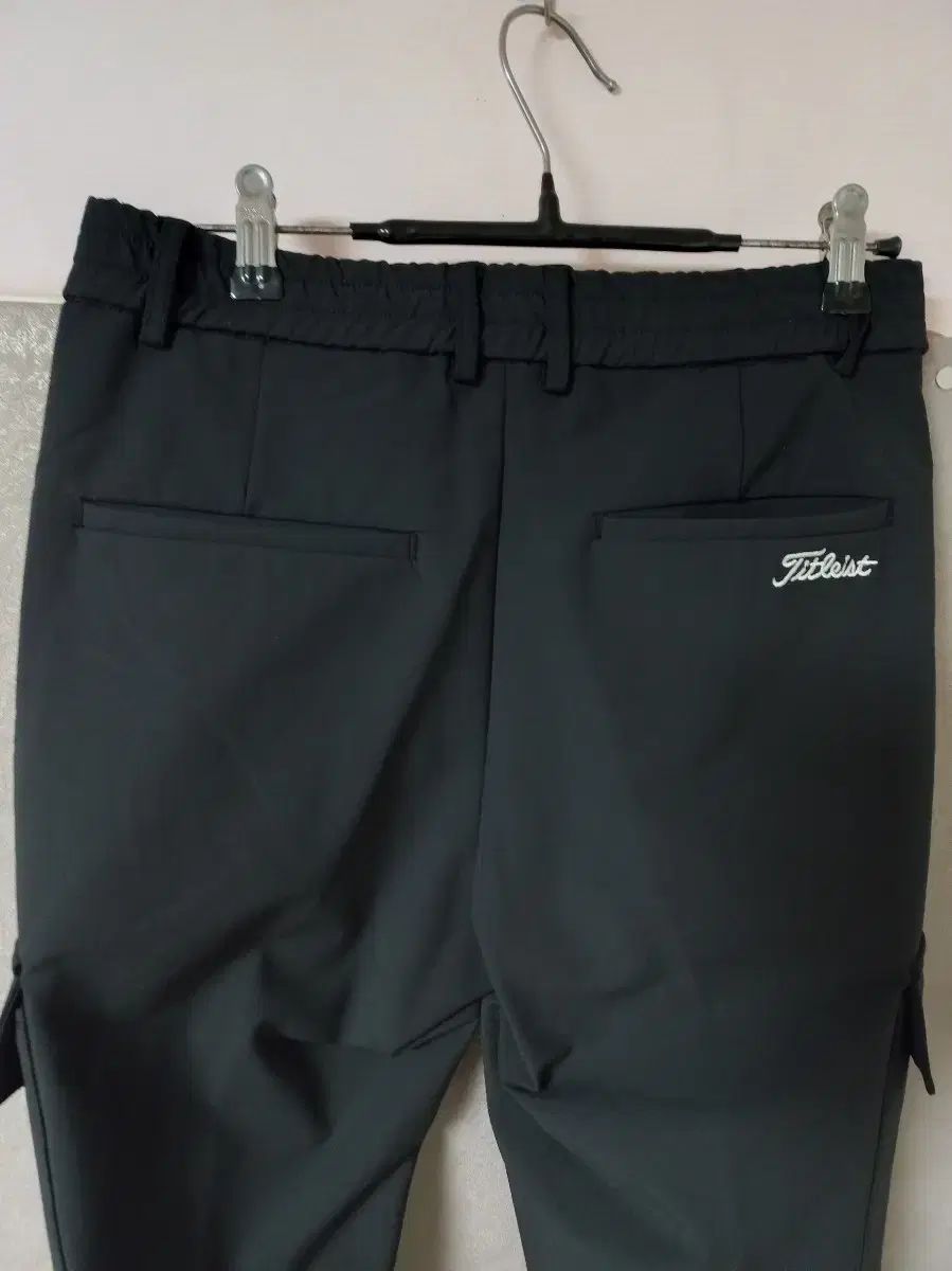 人気アイテムお得に購入! Titleist タイトリスト ユニセックス 起毛 ブラック カーゴ ゴルフ ズボン 28 29