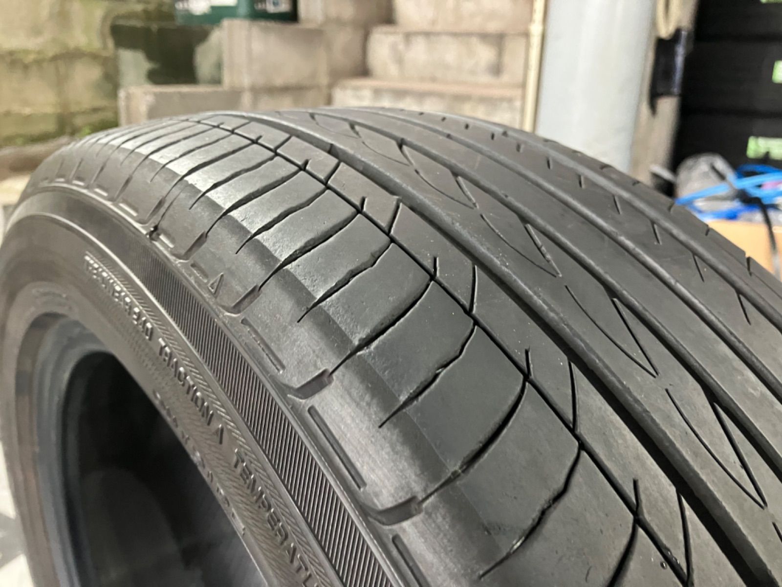 送料込み］YOKOHAMA ADVAN dB V551 ヨコハマ アドバン デシベル V551 225/50R18 95V 中古タイヤ1本 - メルカリ