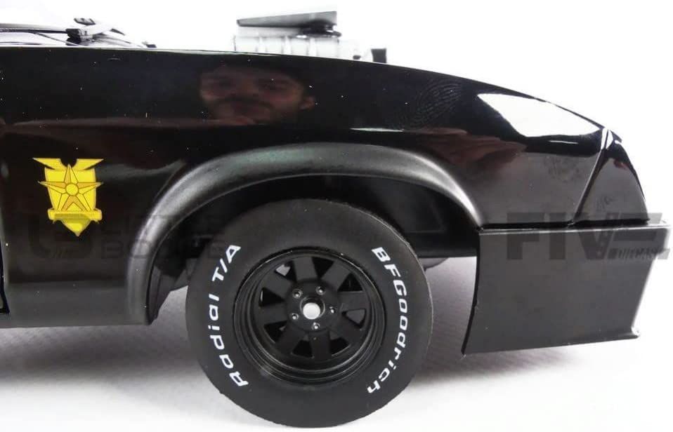 Greenlight Last of the V8 Interceptors (1979) 1/18スケール 1973