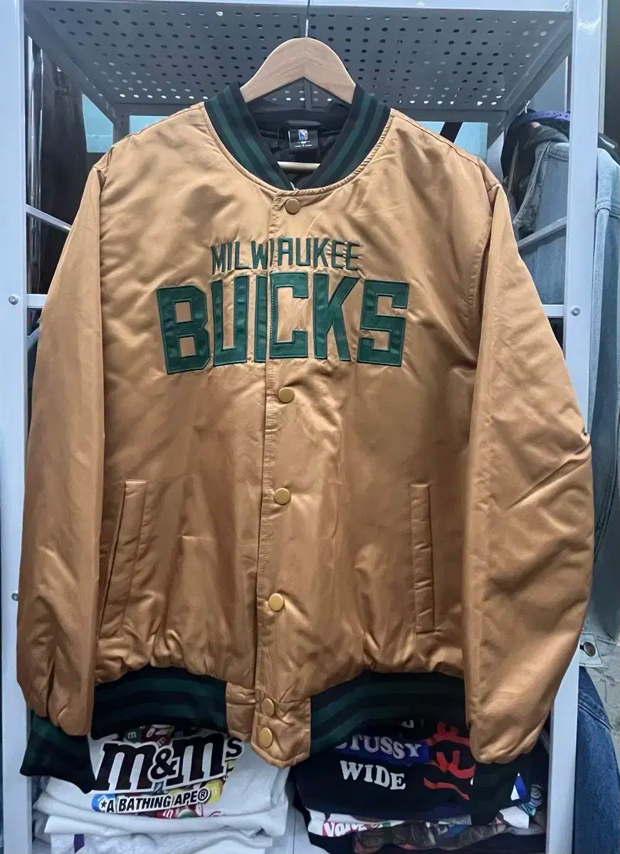 NBA ミルウォーキー バックス ゴールド スタジアム ジャケット