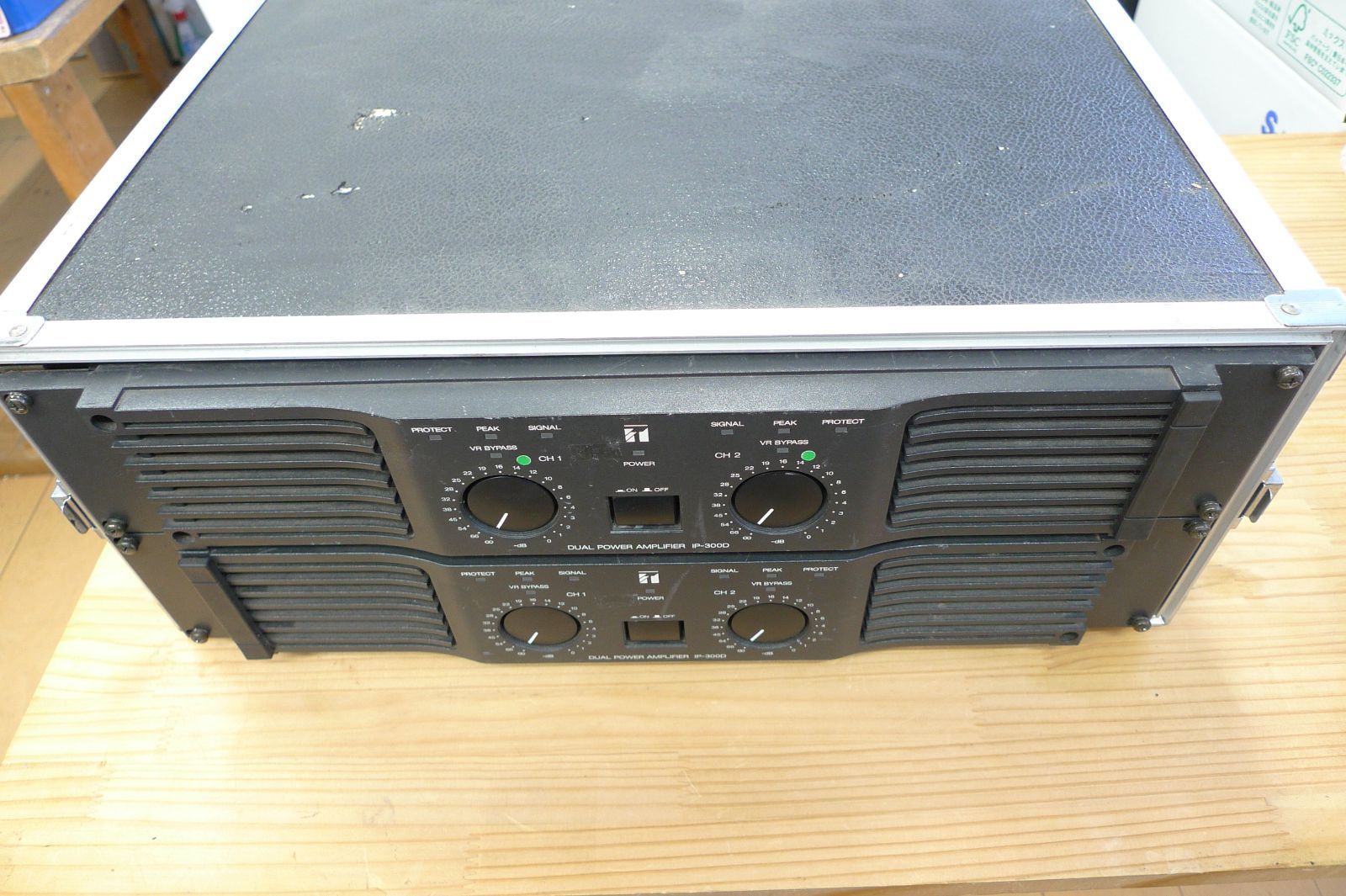TOA IP-300D PAアンプ パワーアンプ 2個セット ハードケース付き 管理0224
