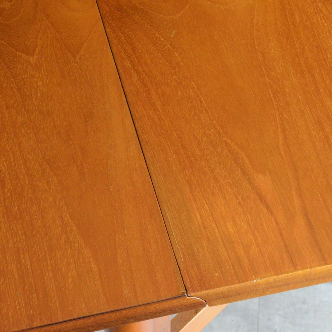 折り畳み式 ディスプレイ台