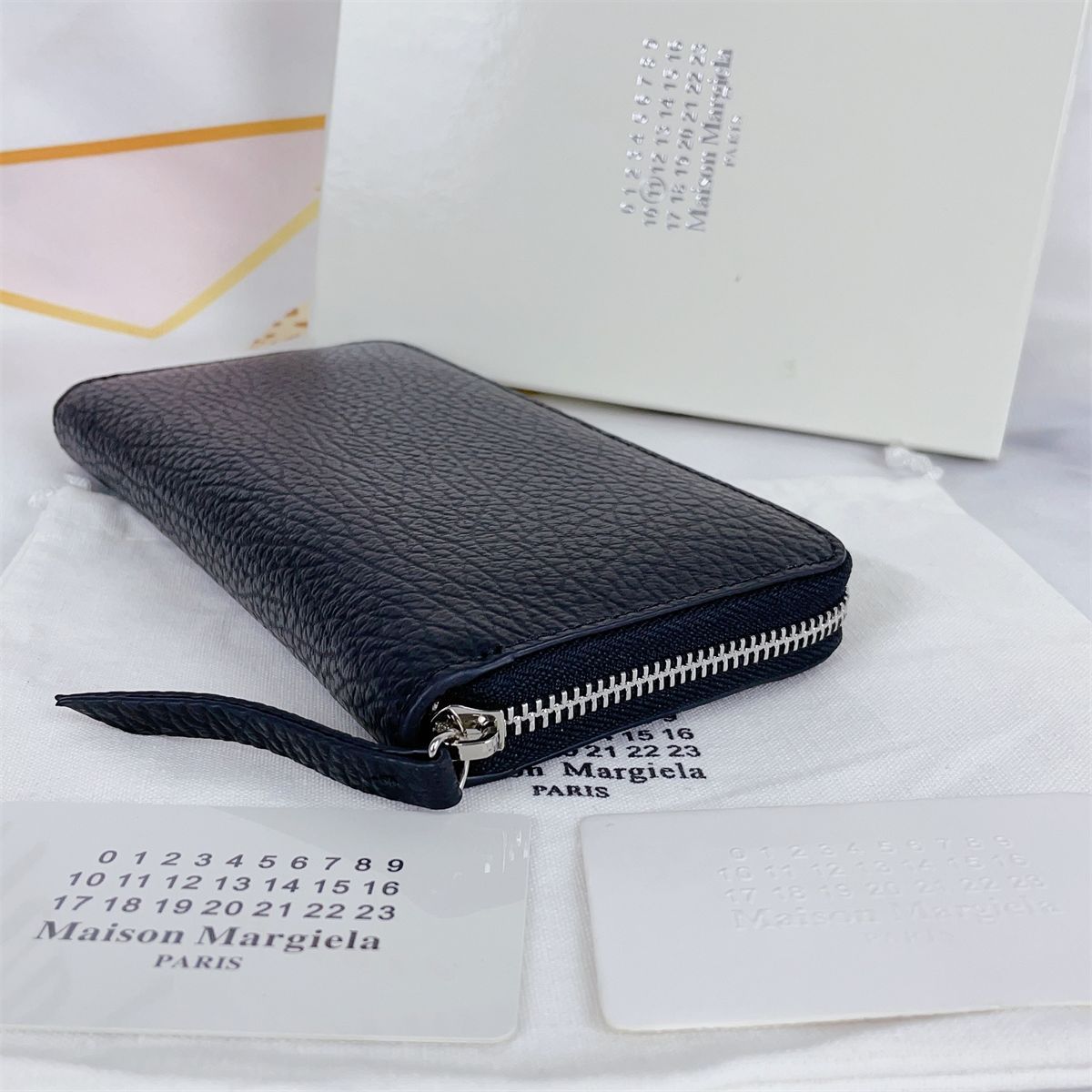 新品未使用】メゾンマルジェラ ジップアラウンド ロングウォレット 長