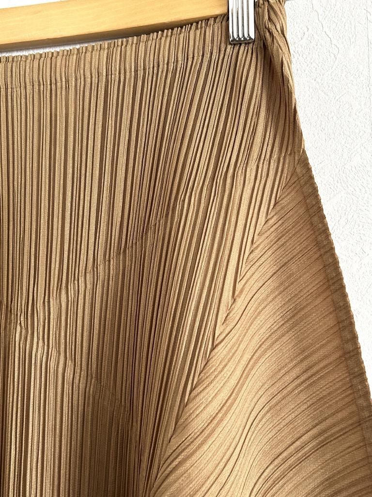 PLEATS PLEASE ISSEY MIYAKE プリーツプリーズ イッセイミヤケ スカート Lサイズ み シルエット 軽さ 動きやすさ しなやか フィット 6458403