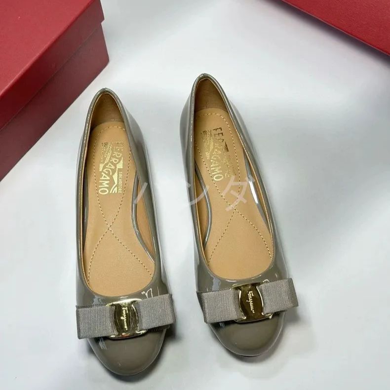 Ferragamo フェラガモ ヴァラリボン バレエシューズ グレー フラットパンプス 5D Z196