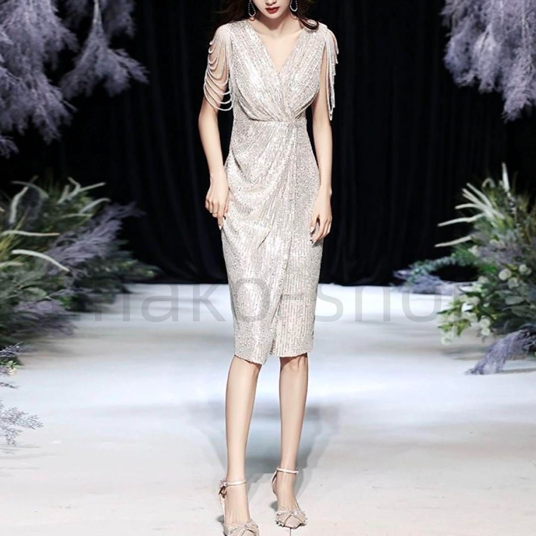 スパンコールの煌びやかな イブニングドレス スパンコールの煌びやかな