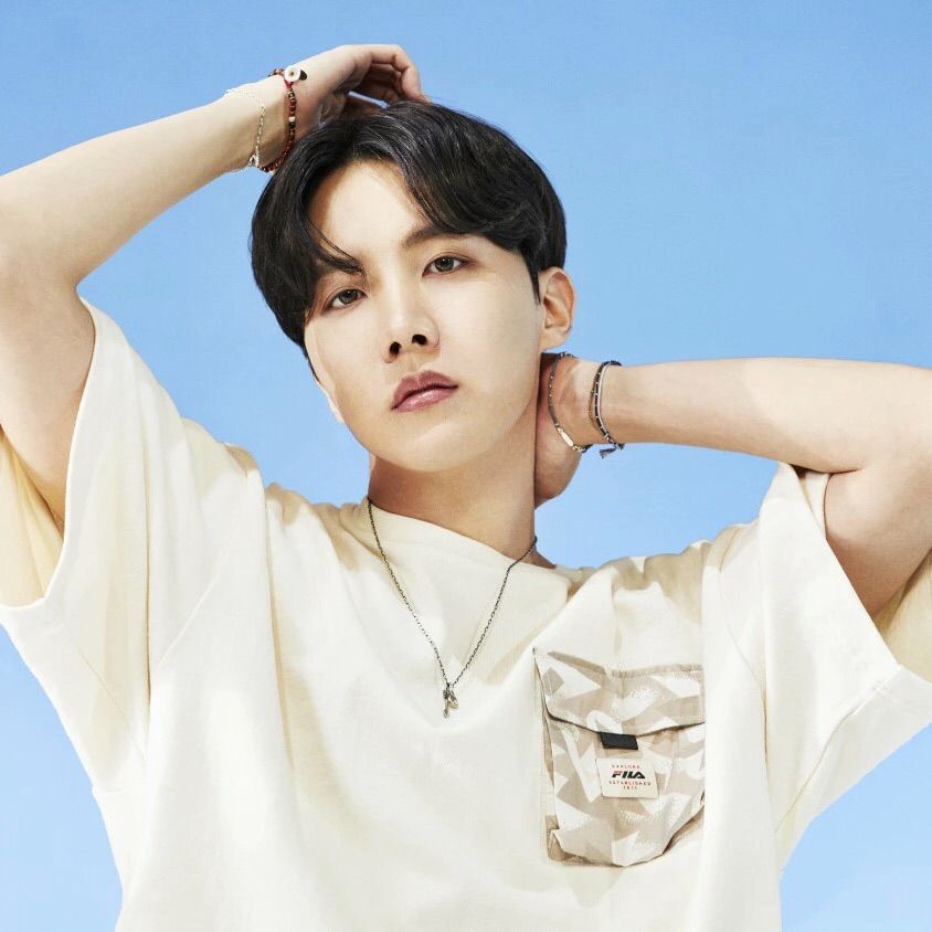 新品 BTS 着用 Tシャツ 半袖 FILA フィラ J-HOPE ジェイホープ - メルカリ