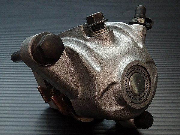 分解洗浄済 ♪ ハーレー スポーツスター XL883L-I 純正 リアブレーキキャリパー ♪ E3254