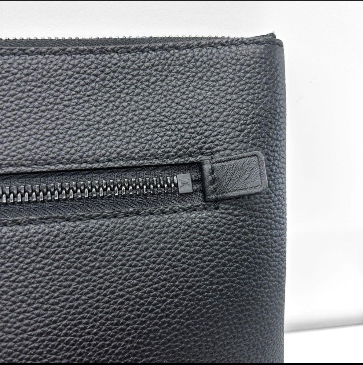 ルイヴィトン ポシェットIPAD