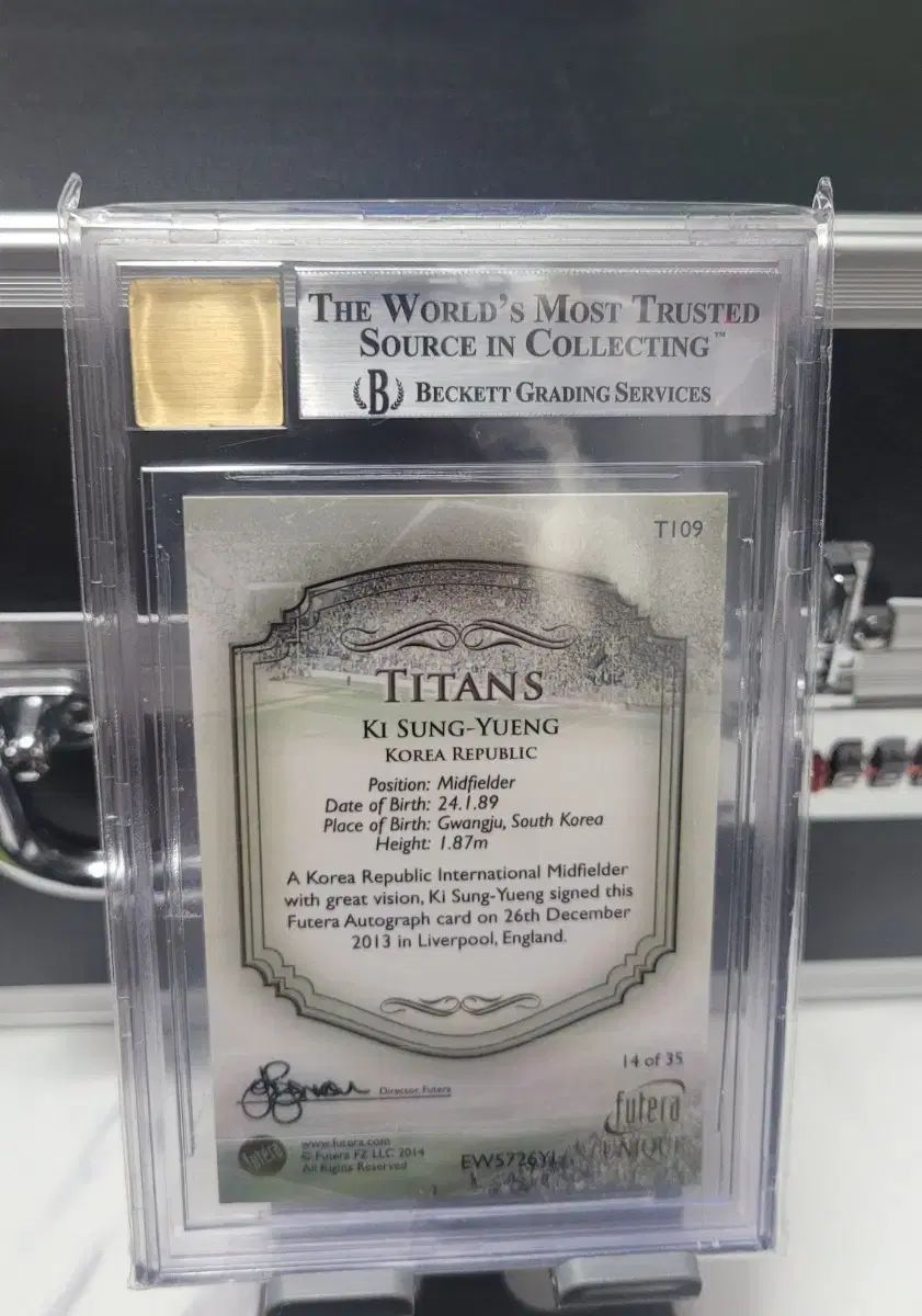奇 誠庸 キ ソンヨン 選手 サイン入り オート サイン 級 カード Beckett 10