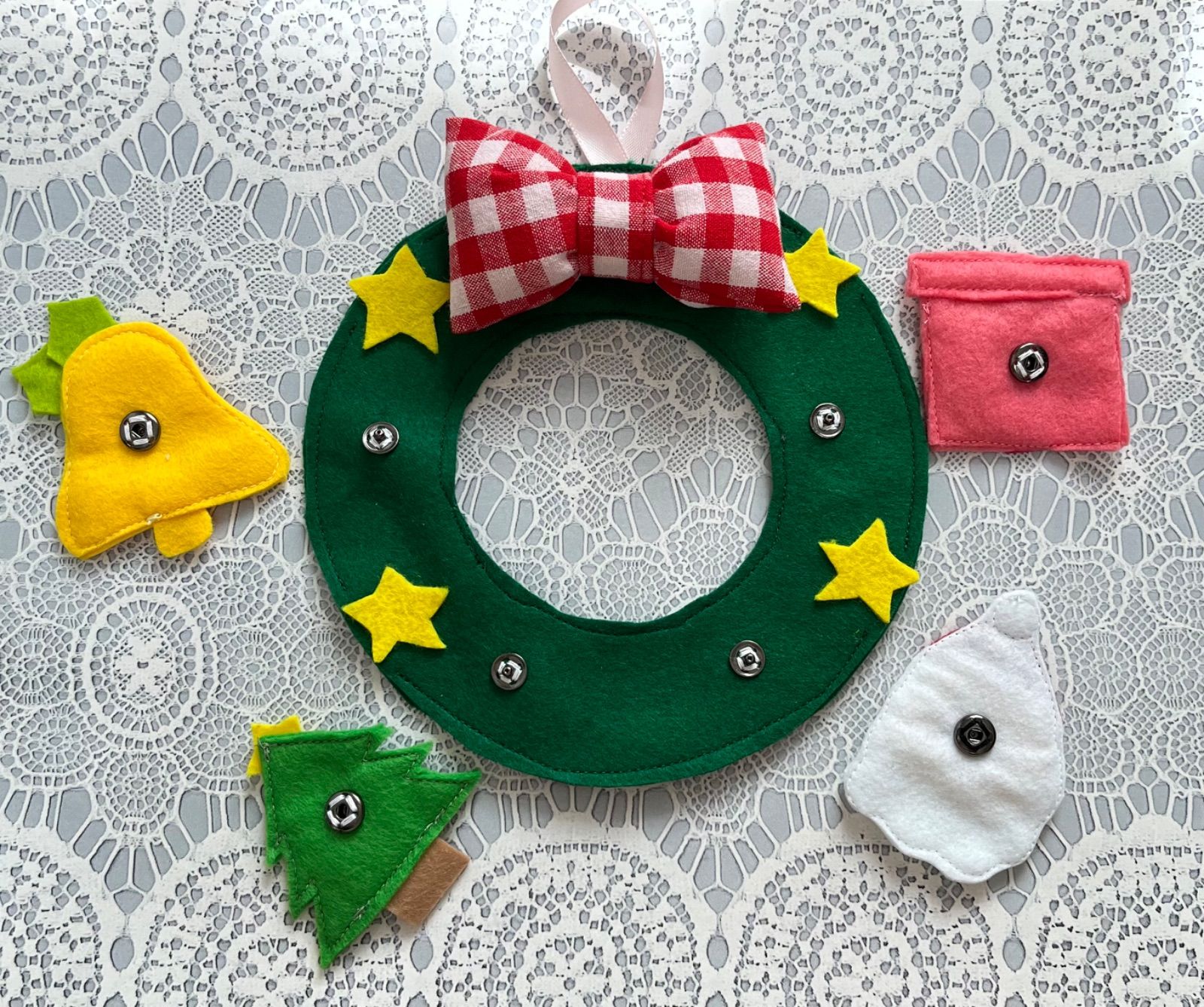PE48☆クリスマス フェルトリース 飾り ボタン練習 ハンドメイド
