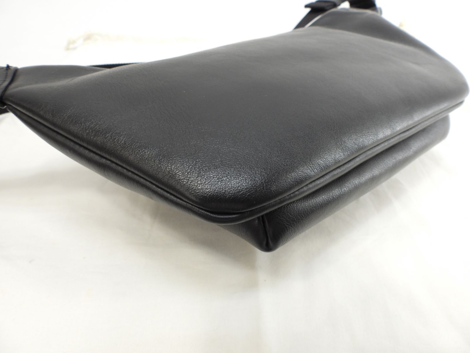 バレンシアガ ベルトバッグ エブリデイ レザー黒赤 ボディバッグ 美品