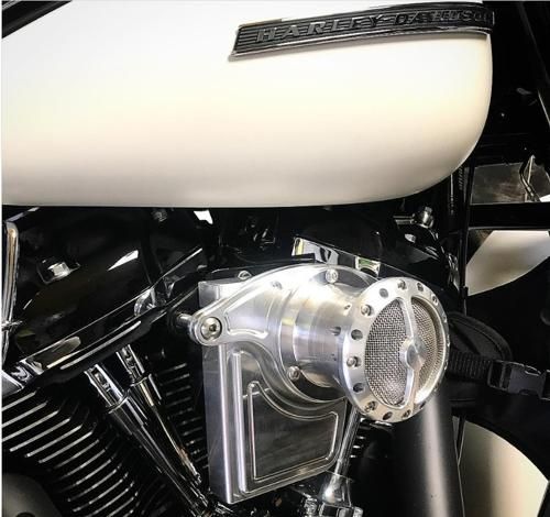 CHALLENGER DESIGN ベロシティースタック ボディ 24ktゴールド キャップ 24ktゴールド|2018～24年ソフテイル 2017～25年ツーリング トライク USTAUSTRALIA_COM_AU