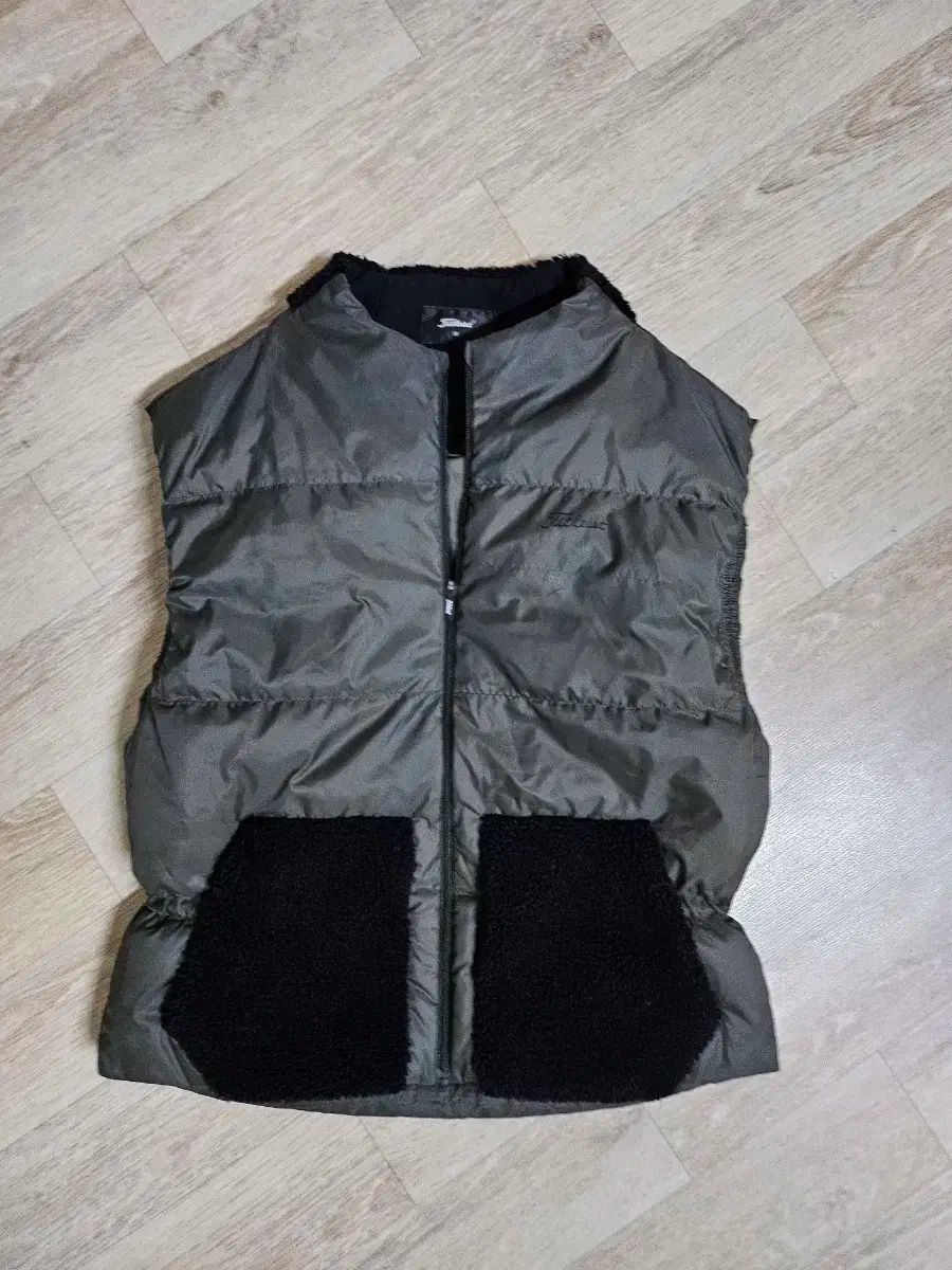 タイトリスト ダウンベスト 90号