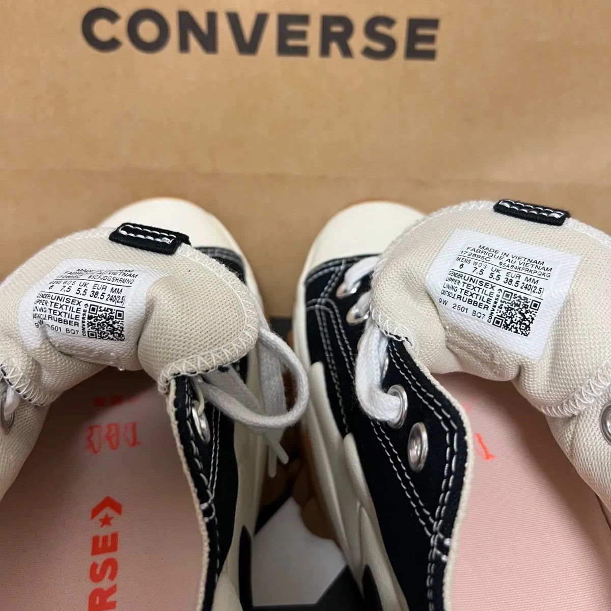韓国限定コンバース　ランスターモーション　ローカット24cm 新品 韓国CONVERSE限定ランスターモーション24 ローカット靴紐付