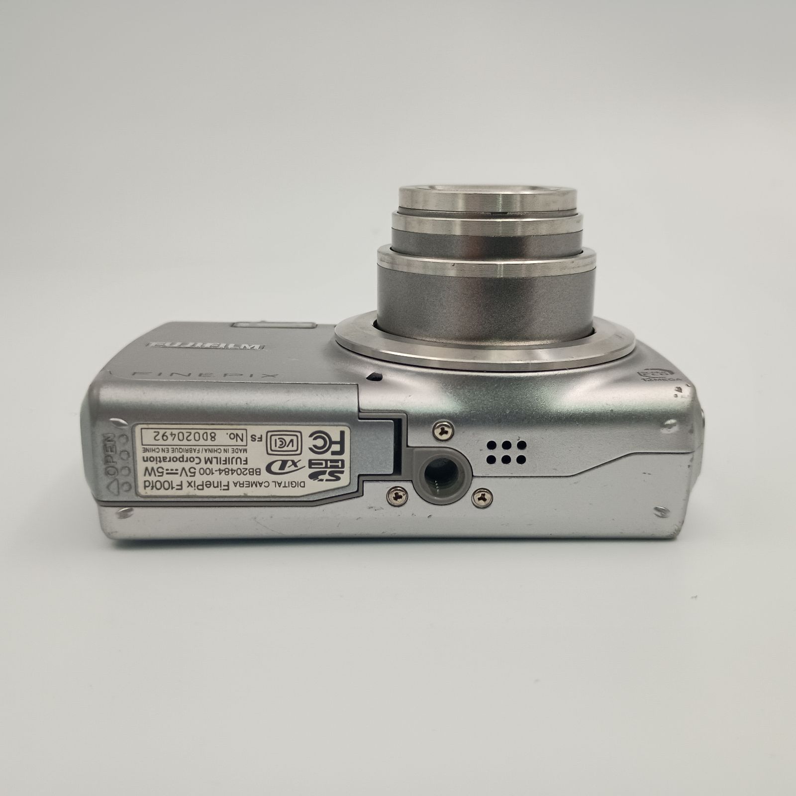 FUJIFILM FINEPIX F100 fd COMPACT DIGITAL CAMERA SILVER