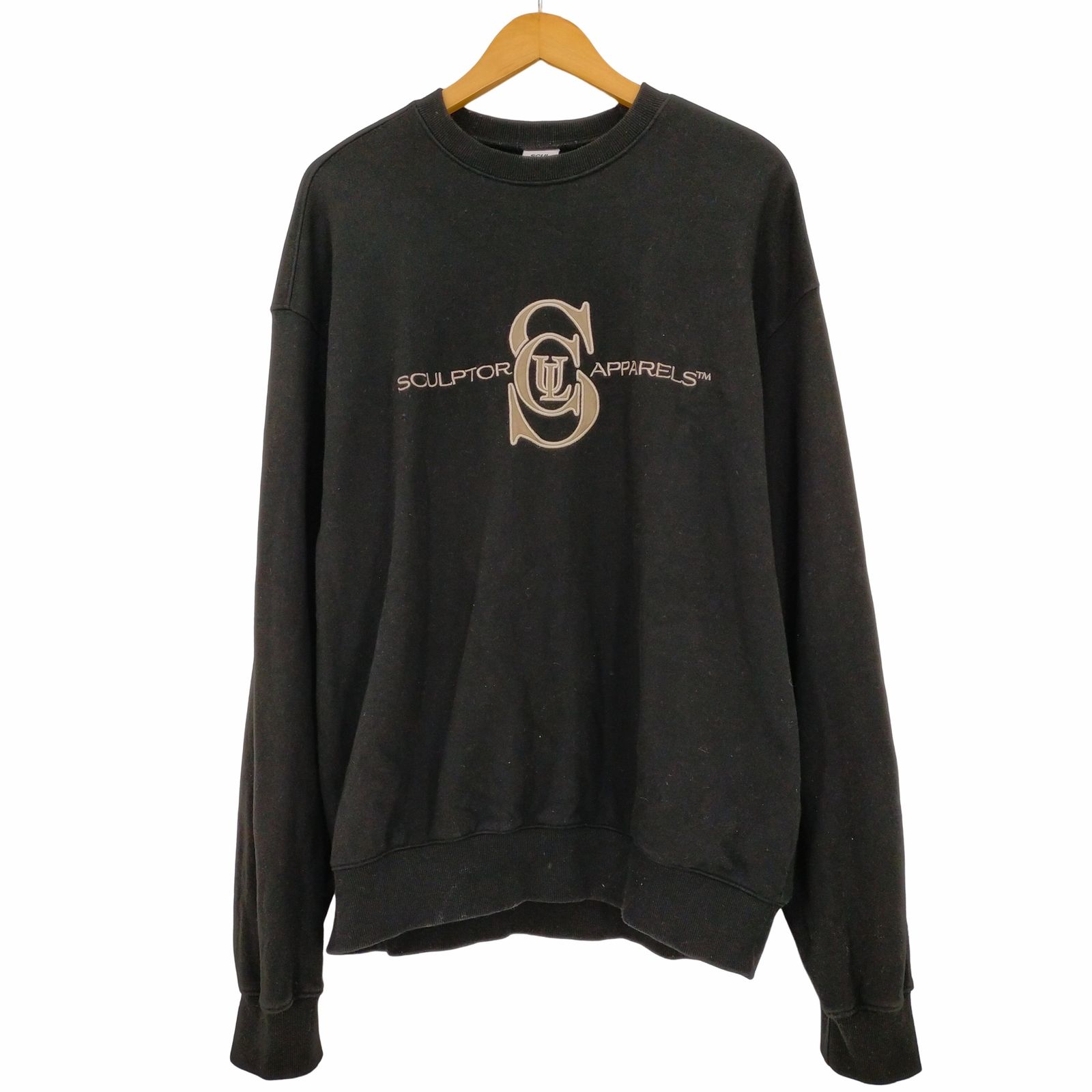 SCULPTOR サテンアップリケスウェット SCULPTOR（スカルプター）の「SATIN APPLIQUE SWEATSHIRT/サテン