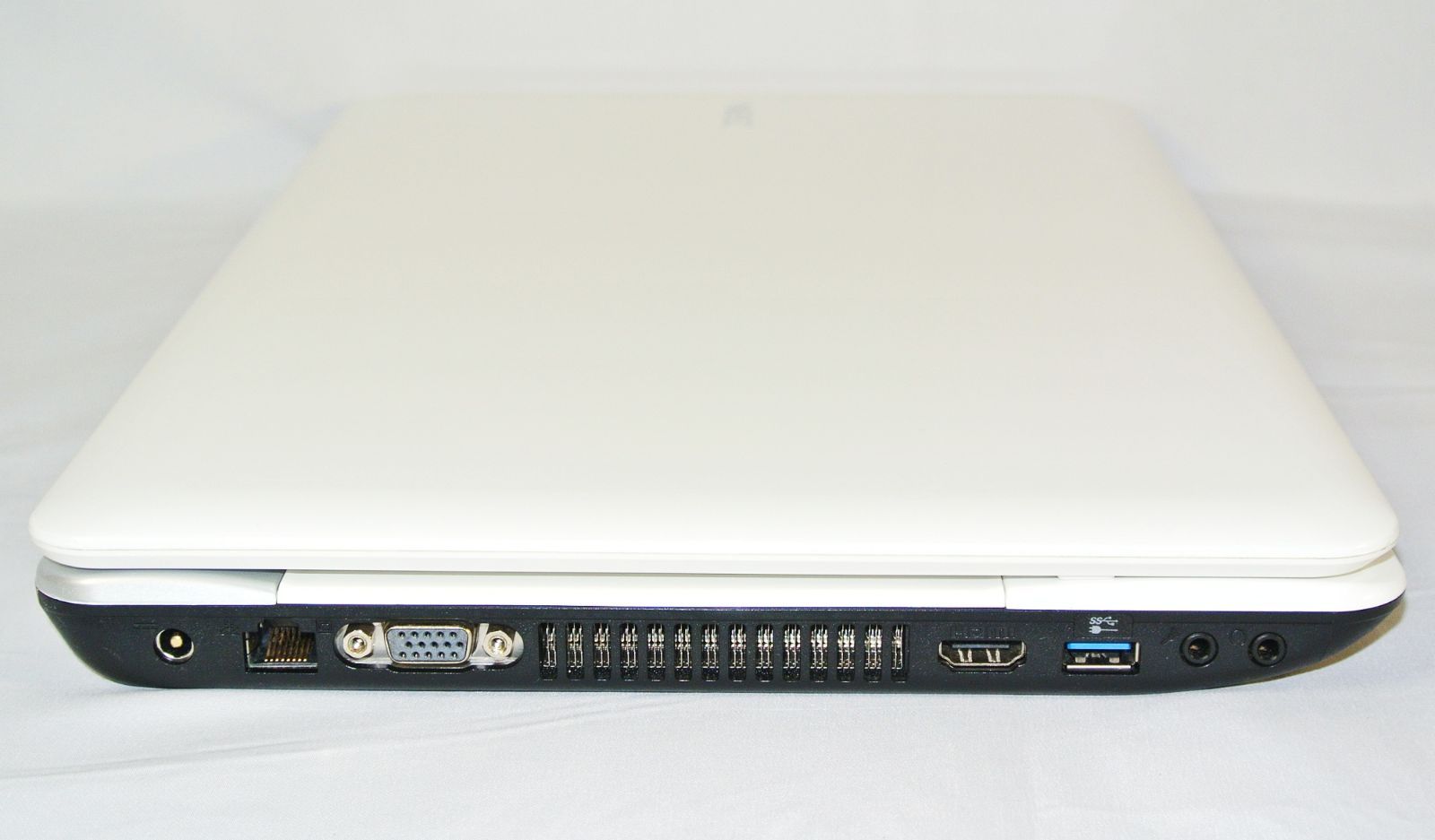 新品爆速SSD ホワイト ノートパソコン 中古良品 15.6型 NEC PC