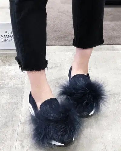 245 SUECOMMA BONNIE シューコンマボニー パグハー スリッポン