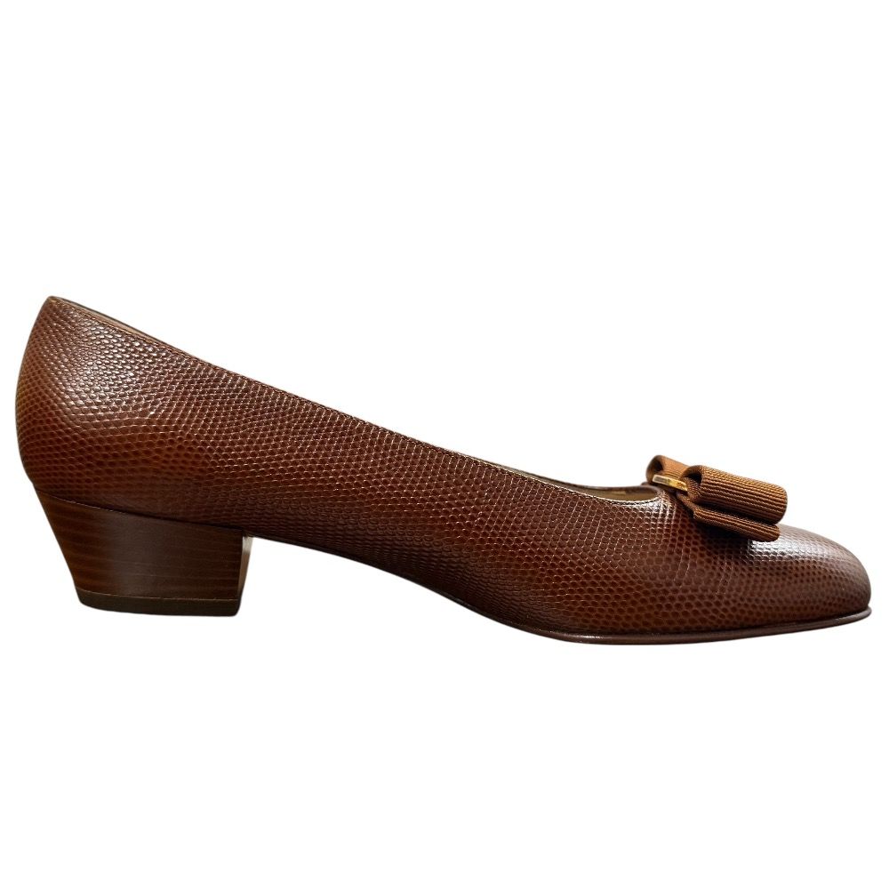 Salvatore Ferragamo サルヴァトーレフェラガモ リザード型押し ヴァラリボン ローヒール パンプス 6 1|2 約23.5cm ブラウン レディース 古着 KIN-KAAI_COM