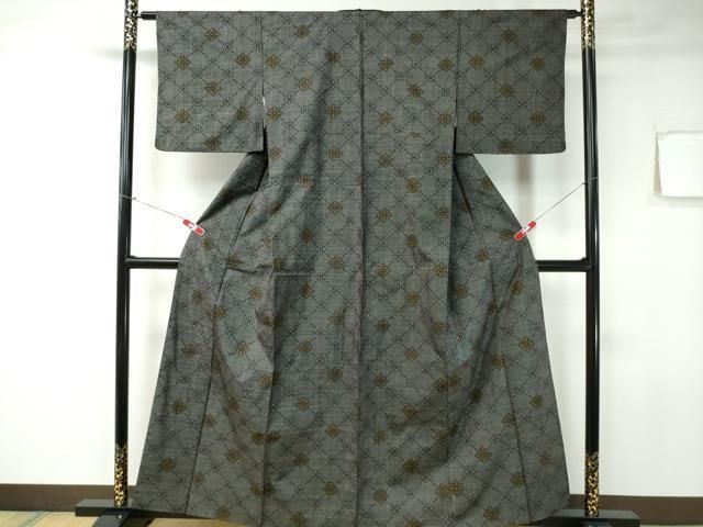 K❤︎出品 平和屋着物□本場大島紬 7マルキ 泥染め 菱花文 正絹 逸品