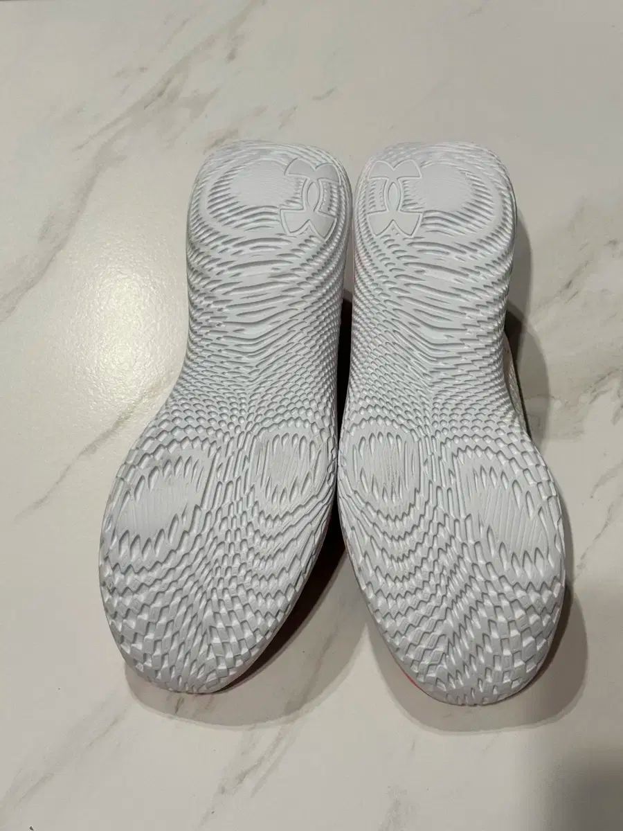 UNDER ARMOUR アンダーアーマー フルイドフロー ベロシティ SE ランニングシューズ 軽量 スニーカー HRDEVELOPMENT_JP