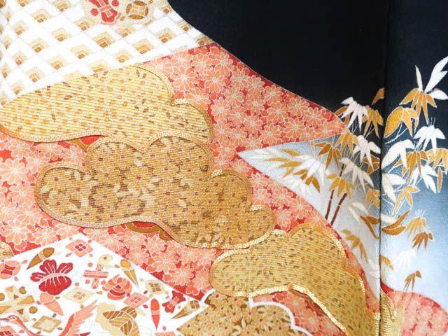 一輝堂】リサイクル着物 黒留袖 五つ紋 金駒刺繍 宝尽くし 鶴